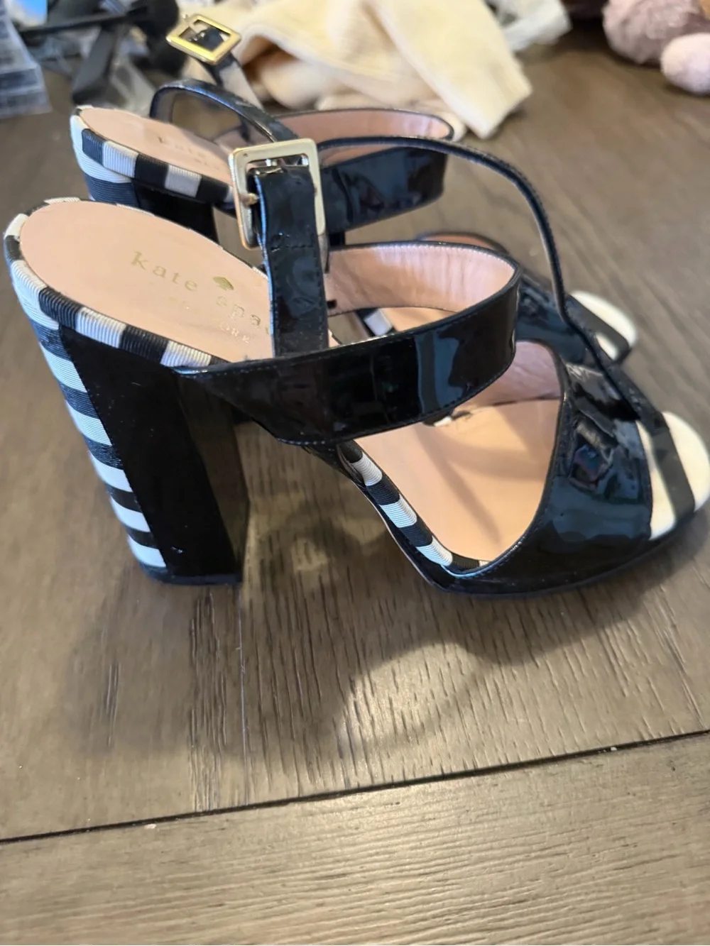 kate spade Black Patent Block Heel Sandals with Striped Heel Sz 7 READ DESC